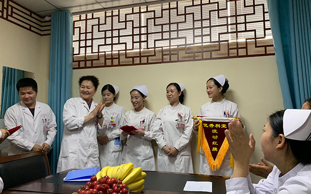 【5.12护士节】爱游戏在线官网（China）官方网站,举办茶话会白衣天使受表彰(图6)