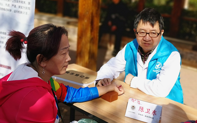 【学雷锋日】爱游戏在线官网（China）官方网站,举办“爱满京城，牵手智慧家医”志愿服务活动(图3)